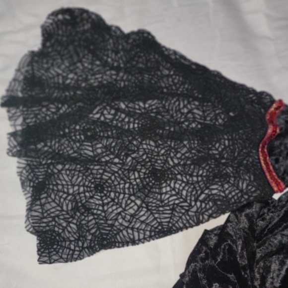 Vampire costume - Picture 5 of 15